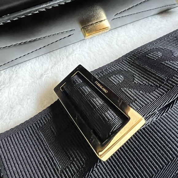 🖤SOLD🖤 FERRAGAMO Small Archive Gancio Leather Tote DOUBLE BLACK / NERO NWT - Picture 15 of 16